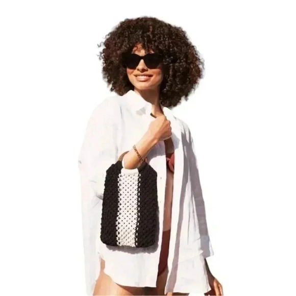 Laude the Label Mini Macramé Bag with Wooden Handles - Picture 3 of 7